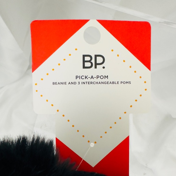BP by Nordstrom- Black Knit Beanie with 3 interchangeable Faux Fur Pom’s O/S NWT - Picture 4 of 6